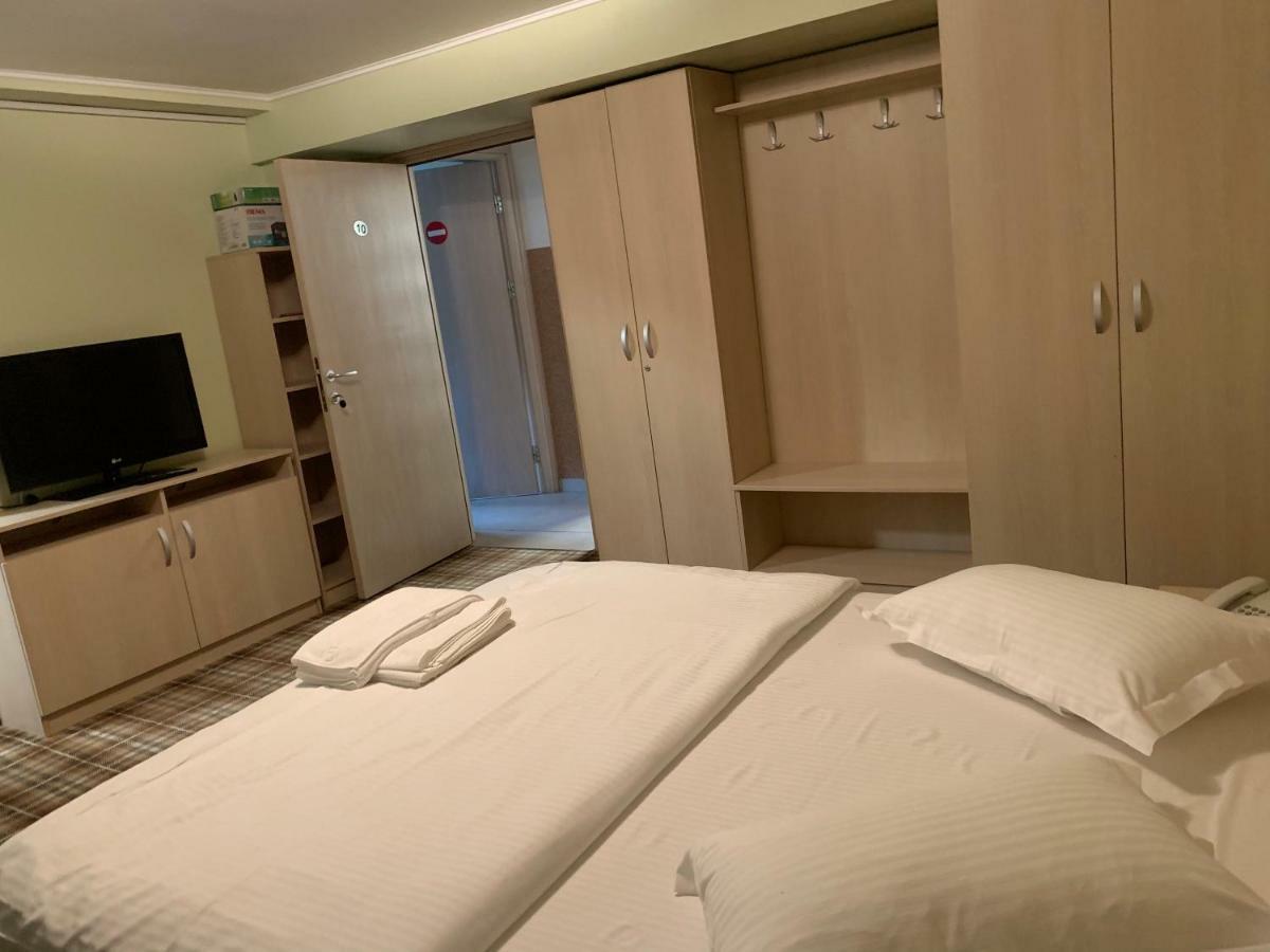 Vila Curcubeu Hotel Buşteni Exterior foto
